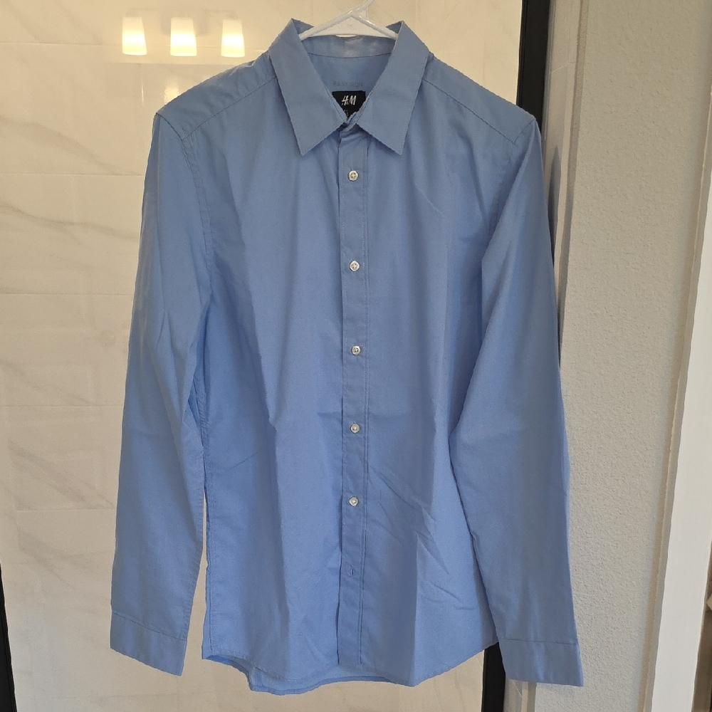 H&M Light Blue Casual Button Down Shirt